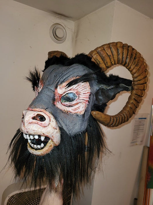 Homme-bête/ Beastman